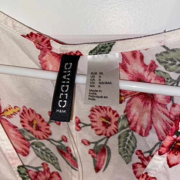 H&M short sleeve white and pink flower print dress. Size 6. - Picture 2 of 4